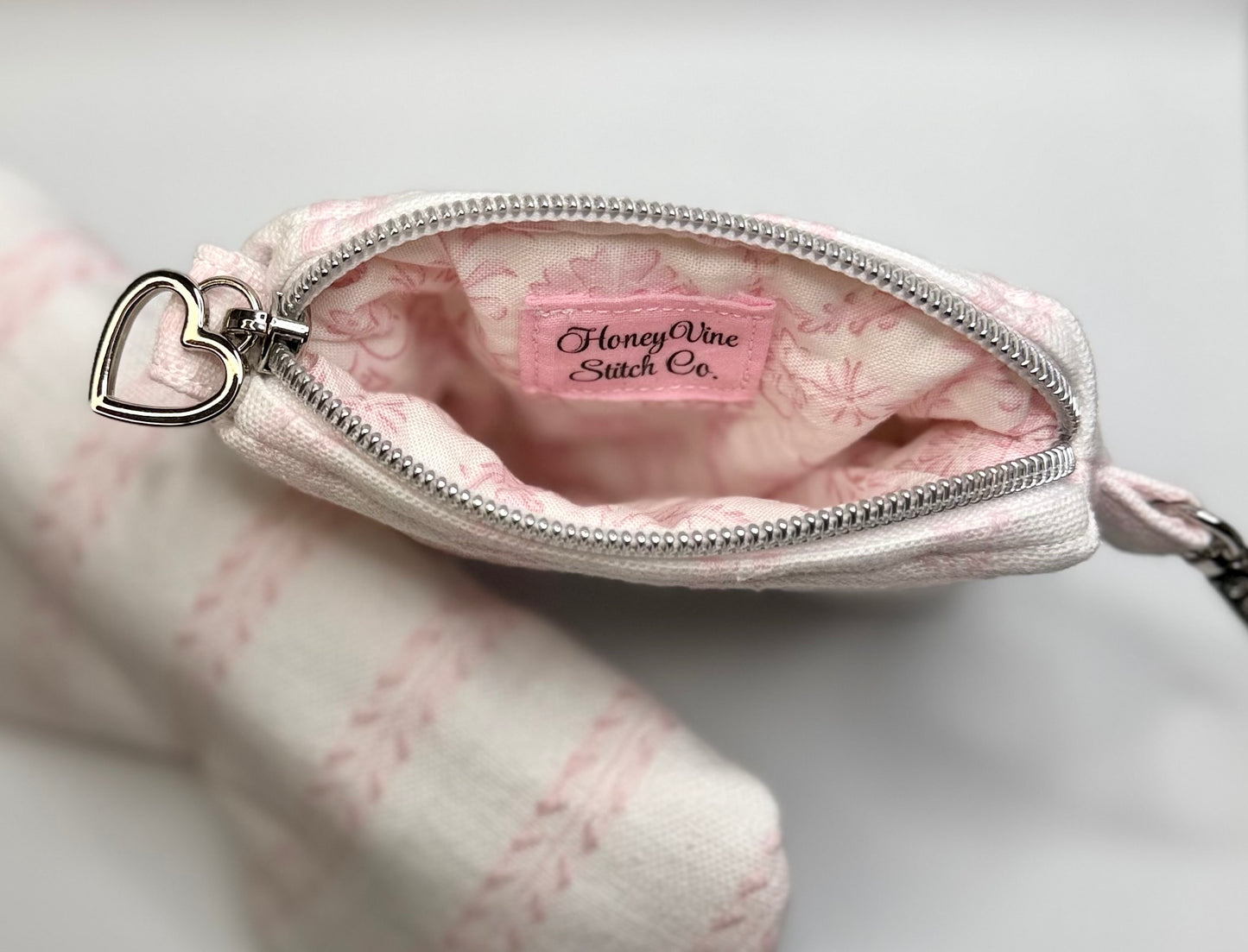 Sweet Louise Zipper Pouch